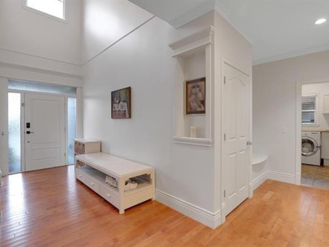 Building Photo - 5884-164A 164a St