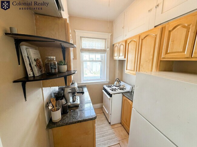 Building Photo - 319 Allston St