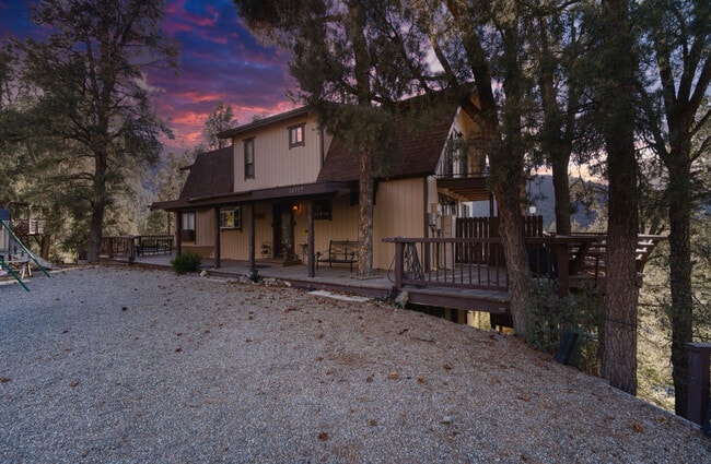 Foto del edificio - 16717 Quail Pl