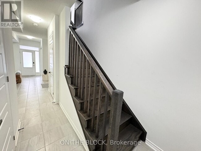 Building Photo - 69 Melmar St