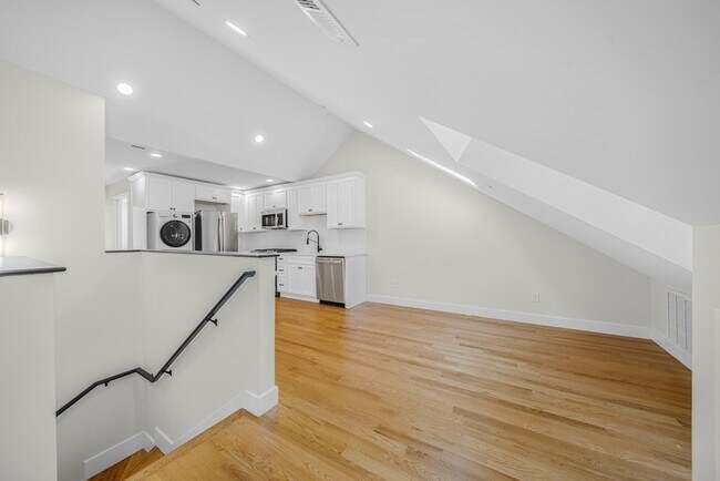 Building Photo - 80 Bunker Hill St