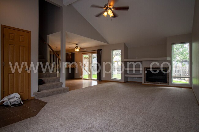 Building Photo - BEAUTIFUL 3 Bed/3 Bath House | Great locat...