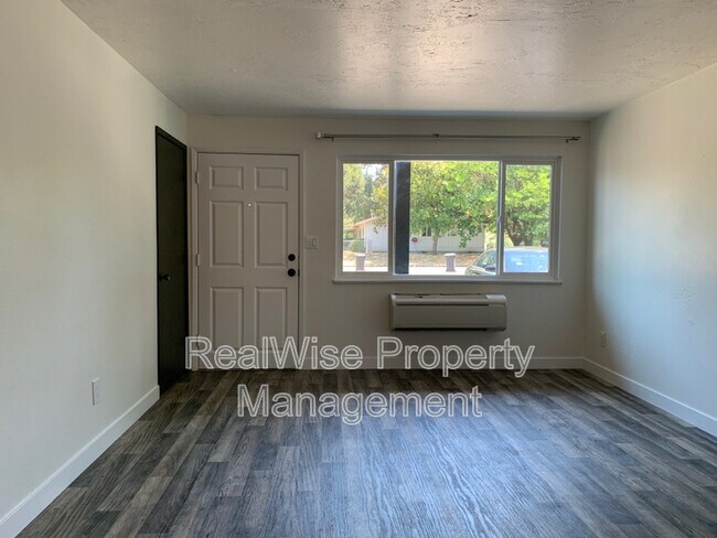 Foto del edificio - 714 SE 10th St