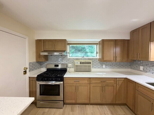 Foto del edificio - 487 Lowell Ave