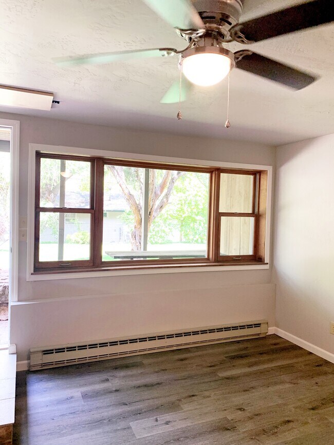 Building Photo - 2121 Blake Ave