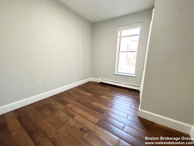 Building Photo - 53 Ruggles St