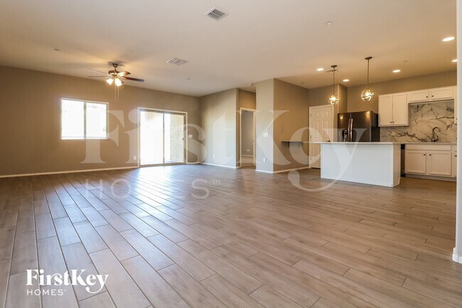 Building Photo - 21380 W Monte Vista Rd