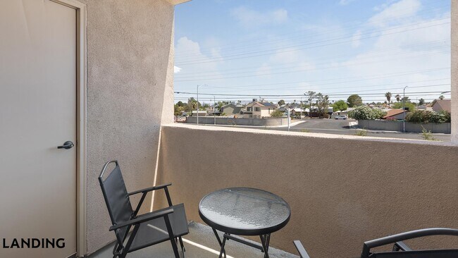 Building Photo - 2555 N Rancho Dr