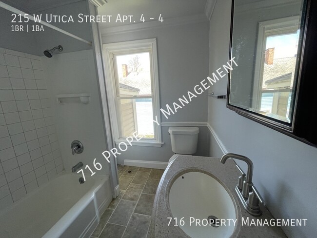 Building Photo - 215 W Utica St