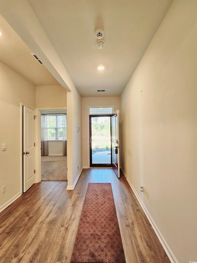 Foto del edificio - 3193 Bells Lk Cir