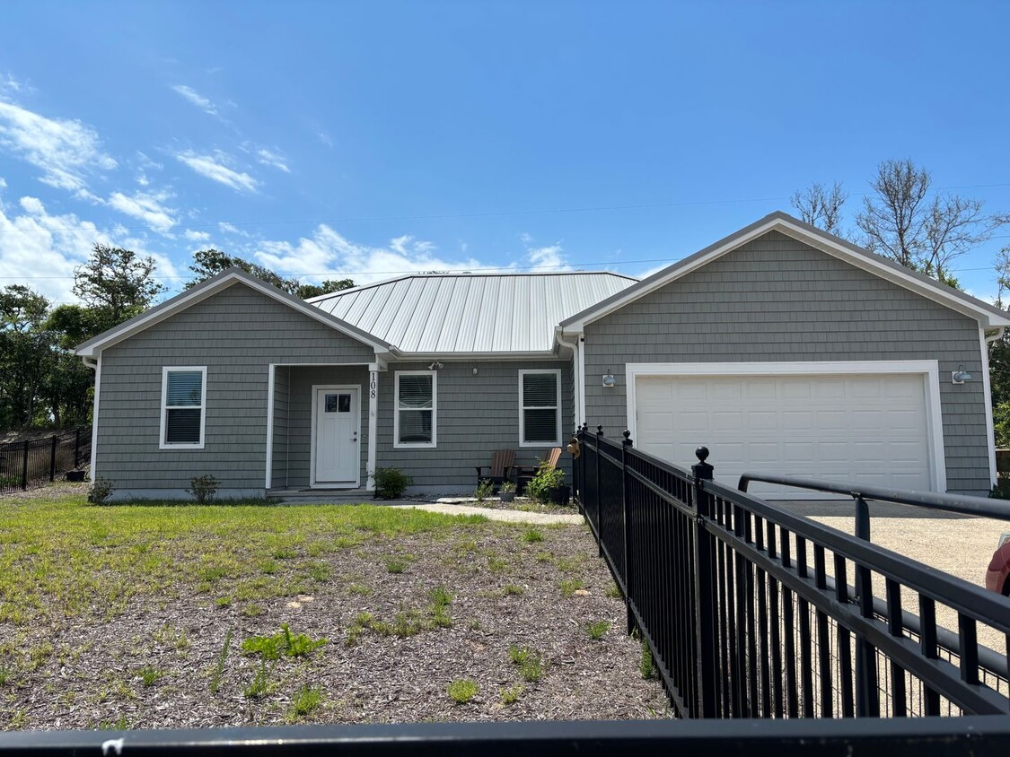 Primary Photo - New home in Pine Knoll Shores