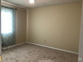 Building Photo - 4455 Summit Cir