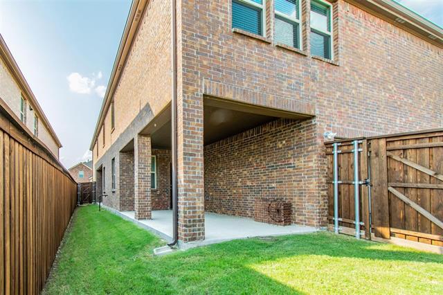 Building Photo - 2261 Miramar Dr