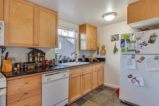 Kitchen - 412 26th Ave S