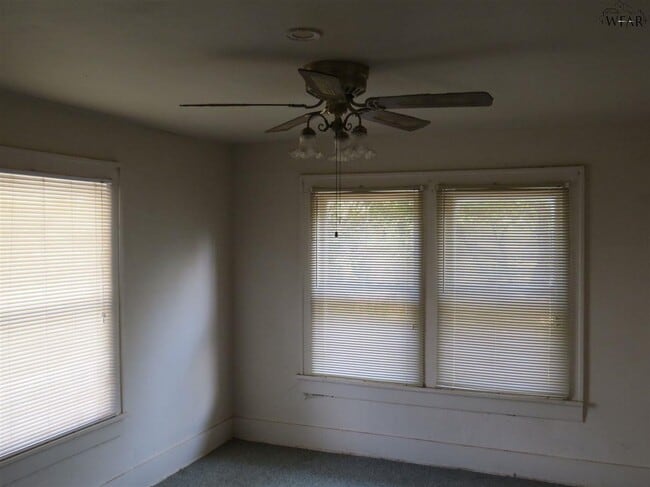 Building Photo - 1511 Westlake Dr