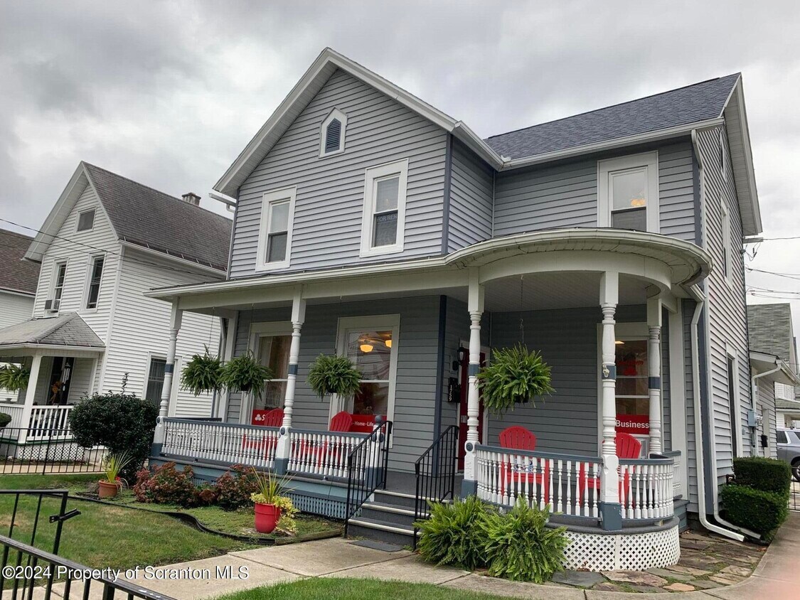 Primary Photo - 634 Electric St