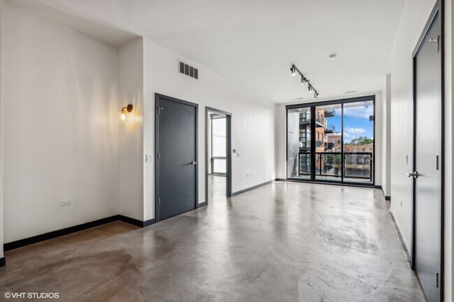 Foto del edificio - 1639 N Milwaukee Ave