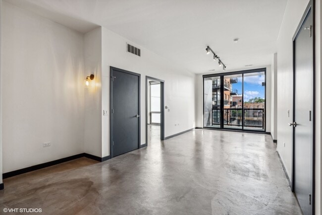Foto del edificio - 1639 N Milwaukee Ave