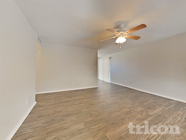 Foto del edificio - 3607 N 87th Ave