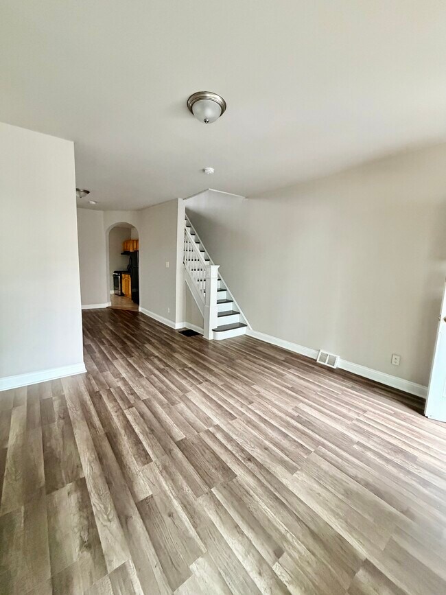 Building Photo - 5537 Harmer St