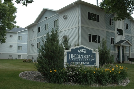 Primary Photo - Lincoln Square Apartments