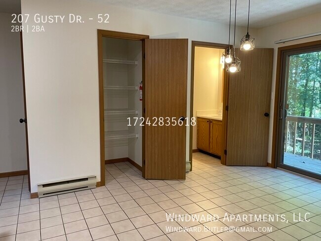 Building Photo - Two Bedroom Townhouse