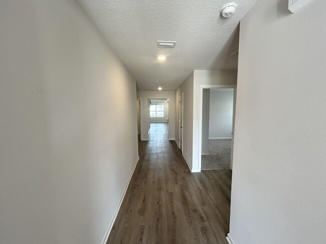 Building Photo - 1101 Valor Walk