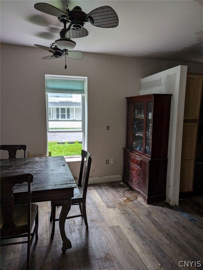 Foto del edificio - 304 S Rutland St