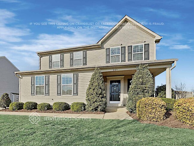 Building Photo - 223 Elba Dr