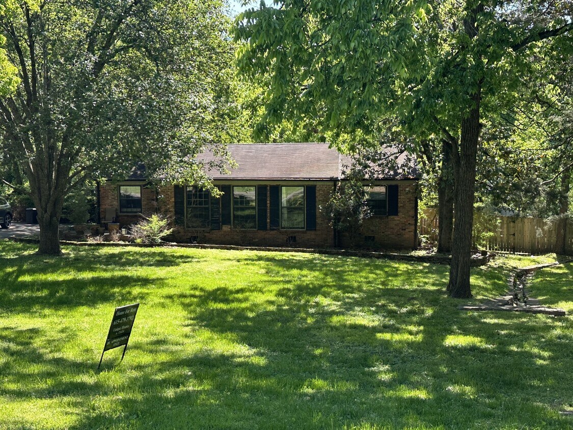 Primary Photo - 632 Royal Oaks Pl