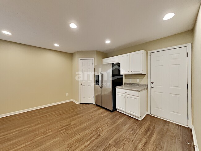 Foto del edificio - 308 Sam Cobb Pl