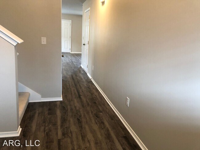Building Photo - 137 Patriot Point Dr