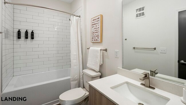 Building Photo - 2800 Milan Ct