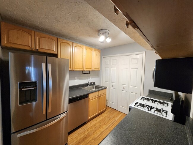 Updated Appliances - 514 Park Ridge Cir