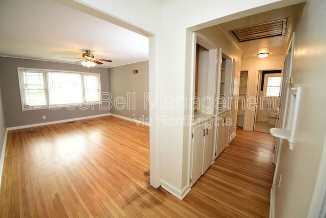 Building Photo - 2418 S Quebec Ave