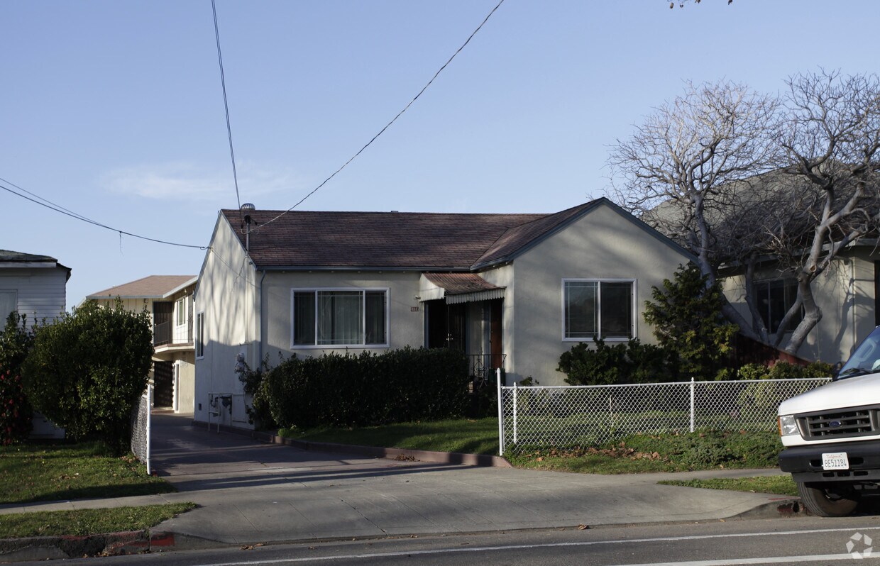 Primary Photo - 484 B St