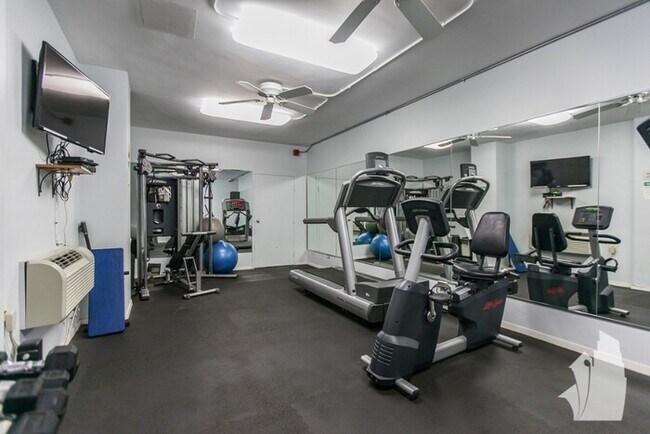 Foto del edificio - 6157 N Sheridan Rd