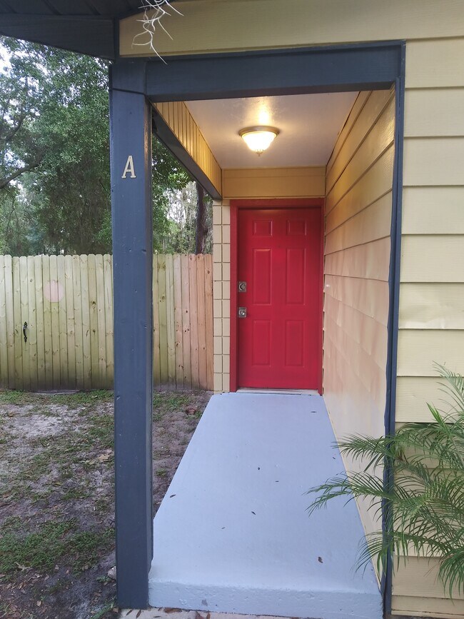 Foto del edificio - 1825 SW 67th Terrace