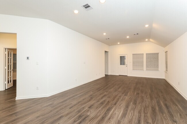 Foto del edificio - 5434 Tourmaline Wy