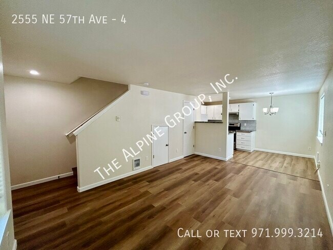 Foto del edificio - Townhome Style Unit in NE PDX