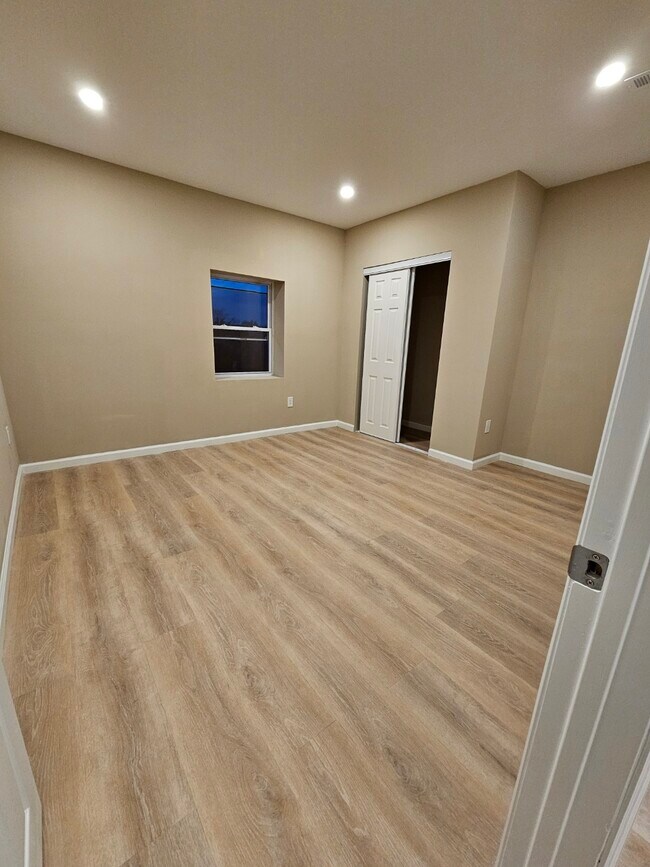 1st bedroom - 3311 N 17th St