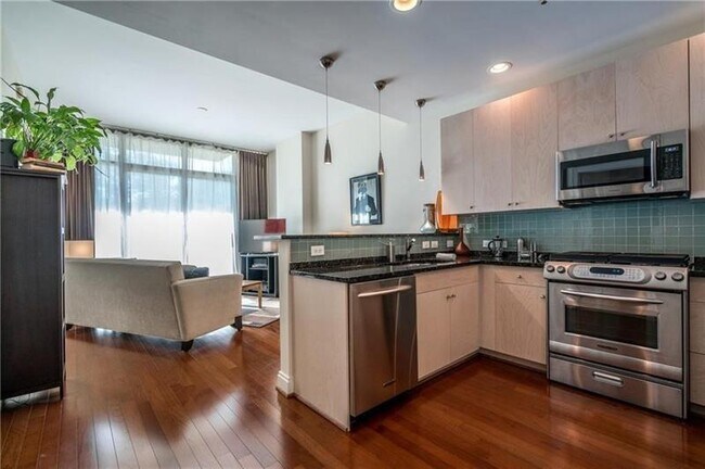 Foto del edificio - 905 Juniper St NE
