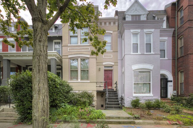 Photo - 1217 1/2 Independence Ave SE- House