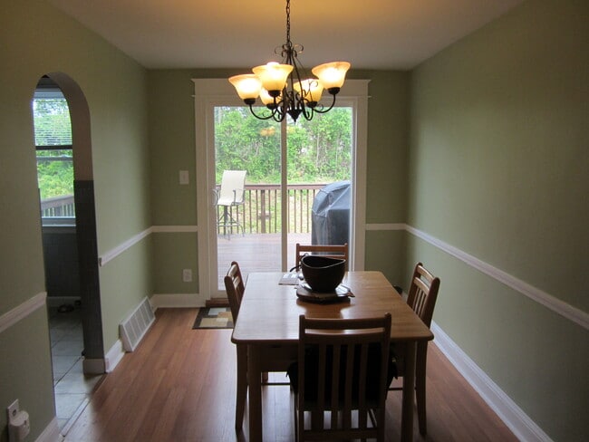 dining room - 559 Martin St