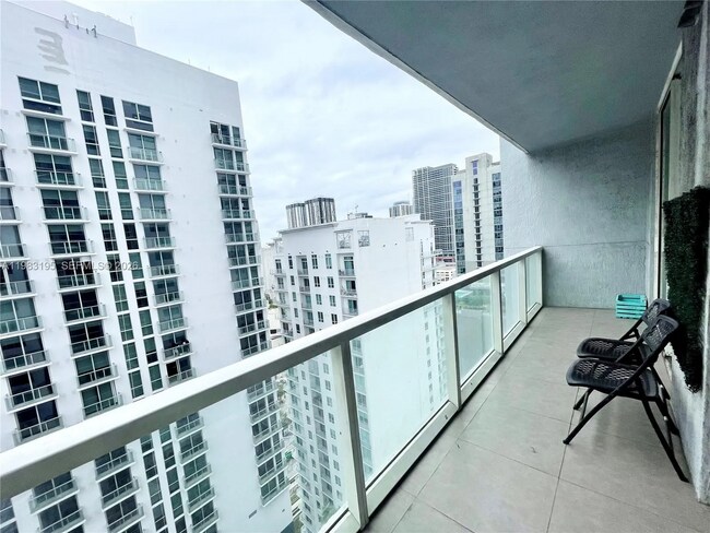 Foto del edificio - 253 NE 2nd St