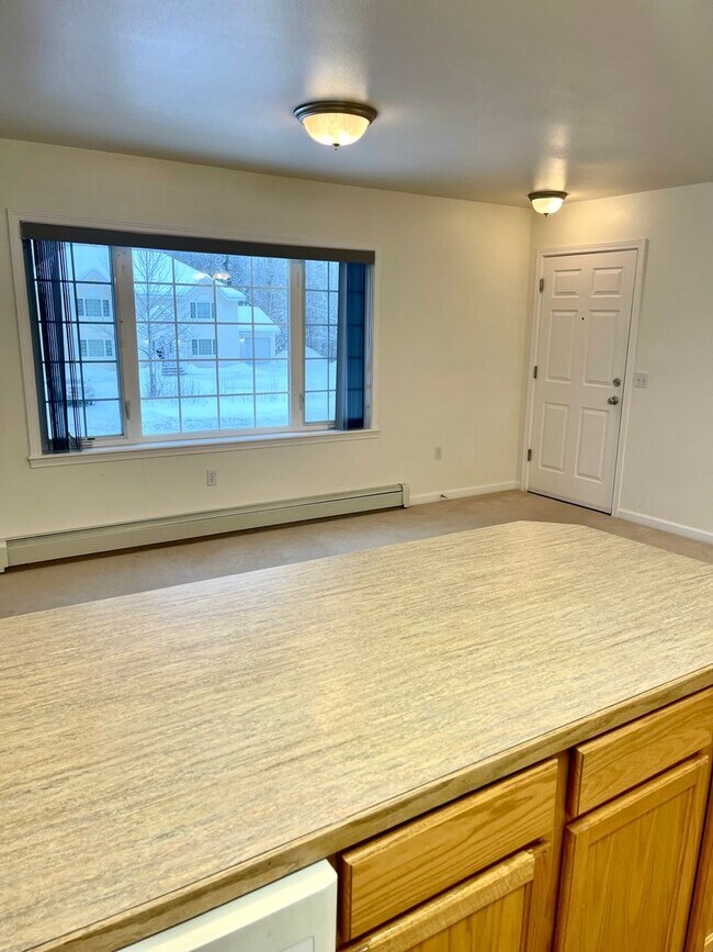 Foto del edificio - 2 Bedroom/1 Bath w/Heated Garage & Washer/...