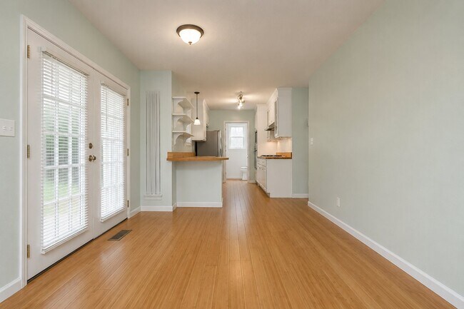 Foto del edificio - 3210 Rambling Oaks Dr