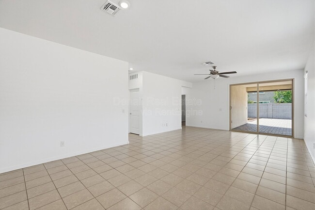 Photo - 13300 N 141st Ln House