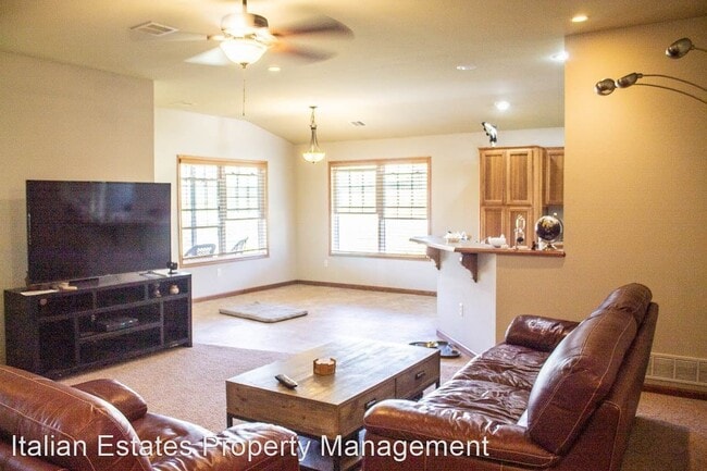 Building Photo - 3 br, 2 bath House - 4400 Aspen