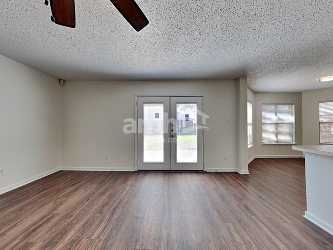 Building Photo - 5220 Dillon Cir